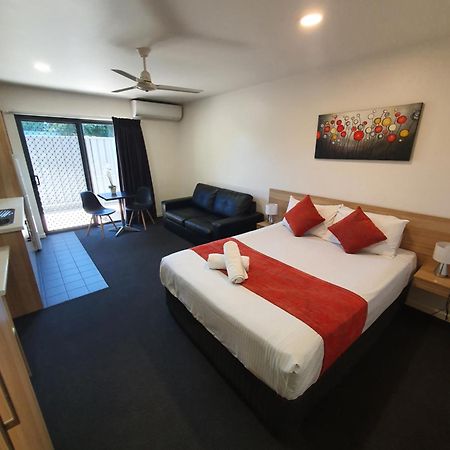 Abode37 Motel Emerald Εξωτερικό φωτογραφία