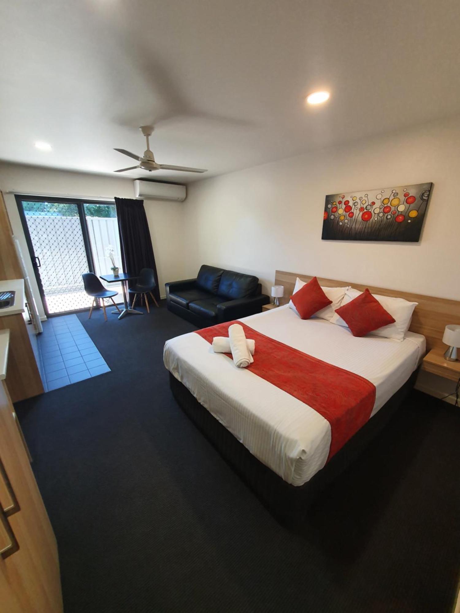 Abode37 Motel Emerald Εξωτερικό φωτογραφία