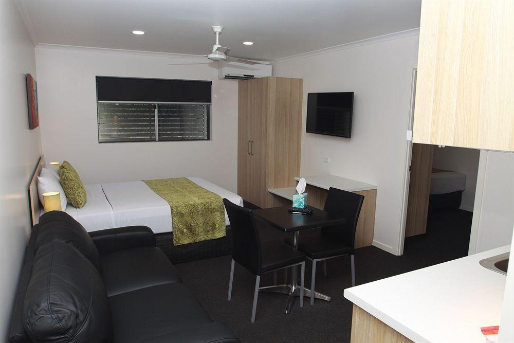 Abode37 Motel Emerald Εξωτερικό φωτογραφία