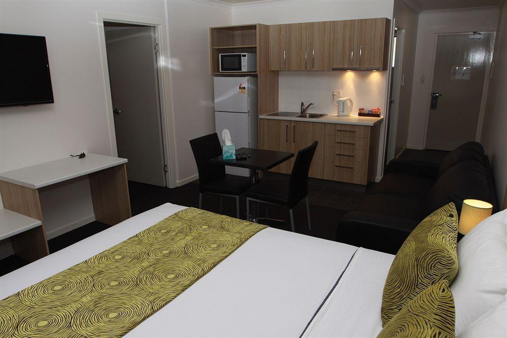 Abode37 Motel Emerald Εξωτερικό φωτογραφία