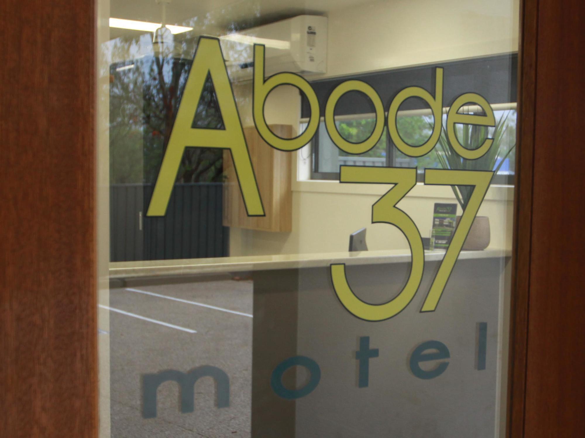 Abode37 Motel Emerald Εξωτερικό φωτογραφία