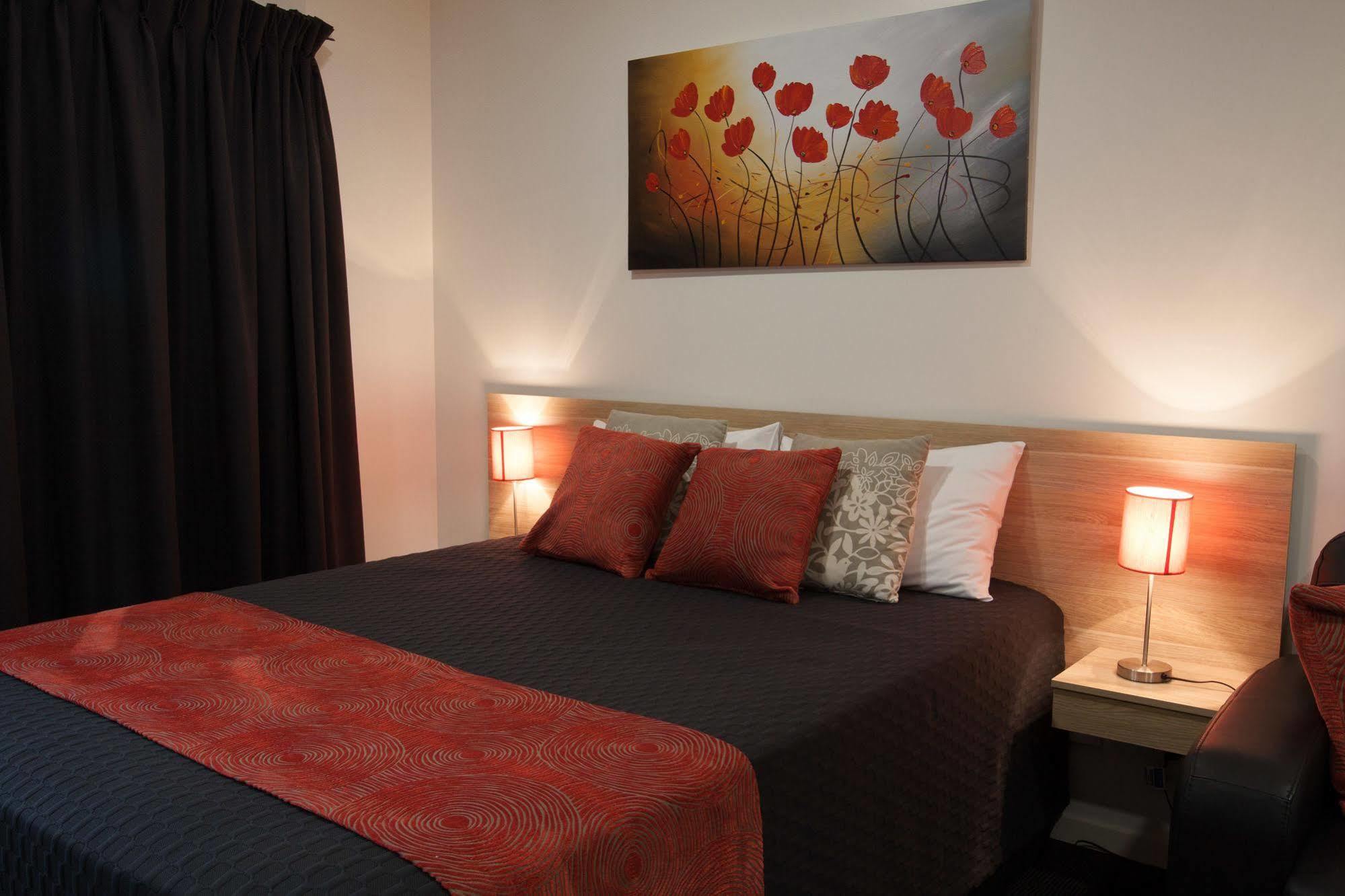 Abode37 Motel Emerald Εξωτερικό φωτογραφία