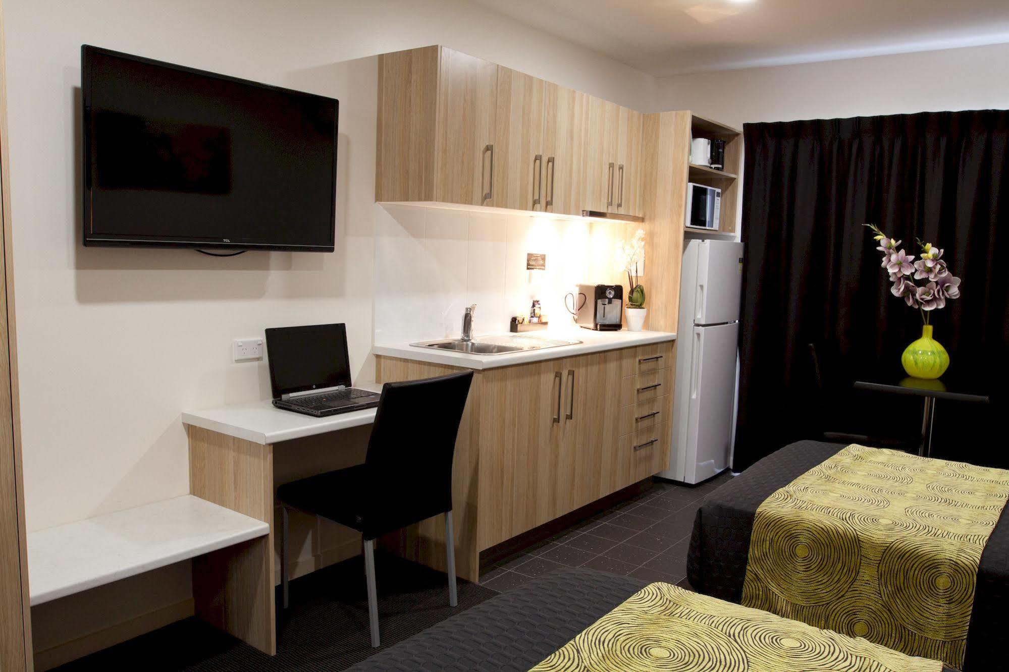 Abode37 Motel Emerald Εξωτερικό φωτογραφία