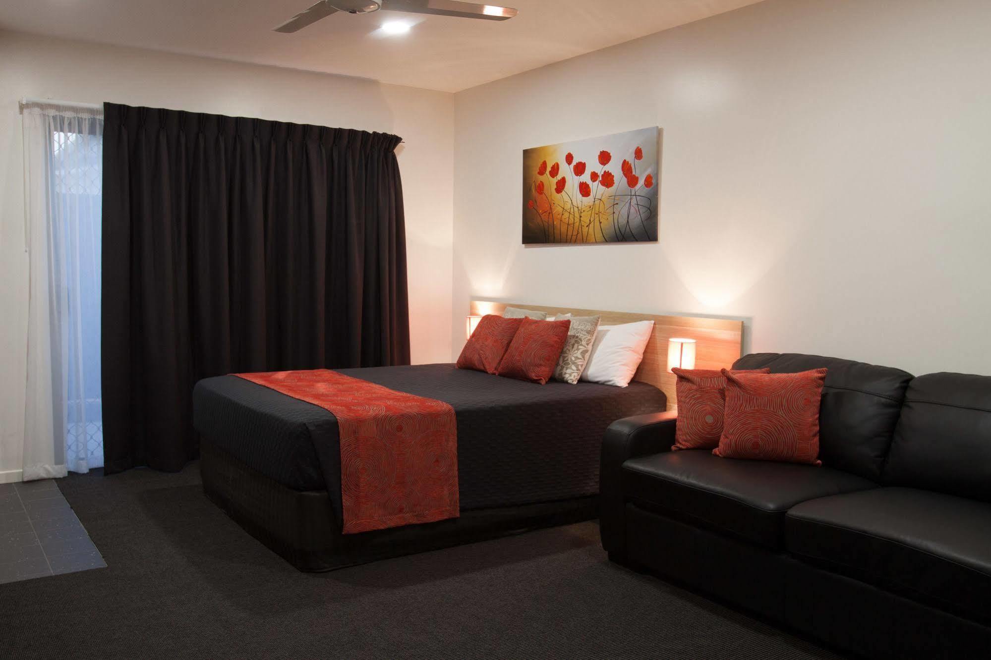 Abode37 Motel Emerald Εξωτερικό φωτογραφία