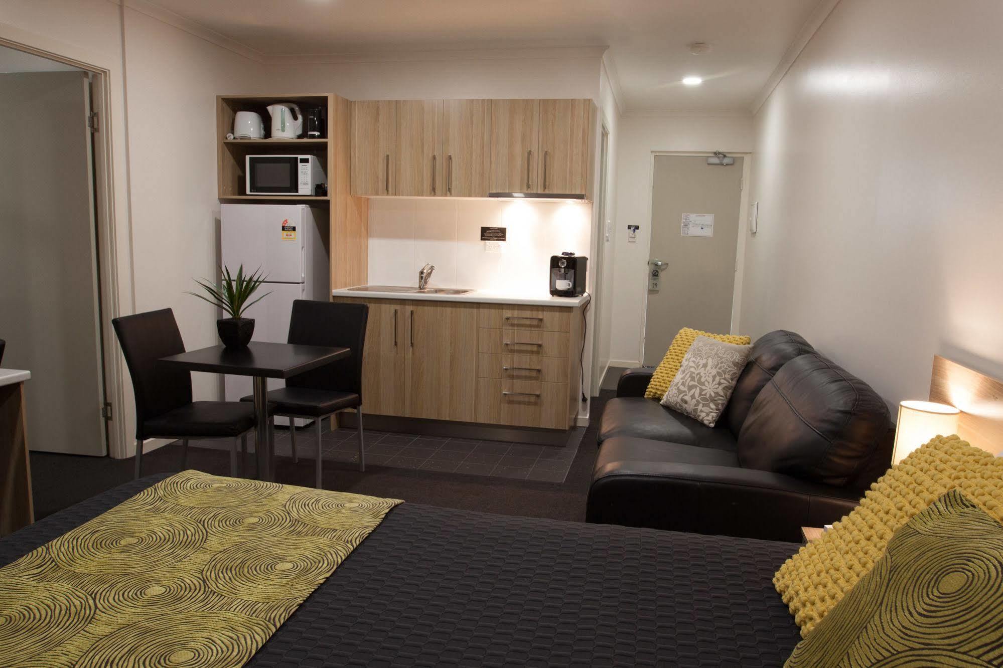Abode37 Motel Emerald Εξωτερικό φωτογραφία