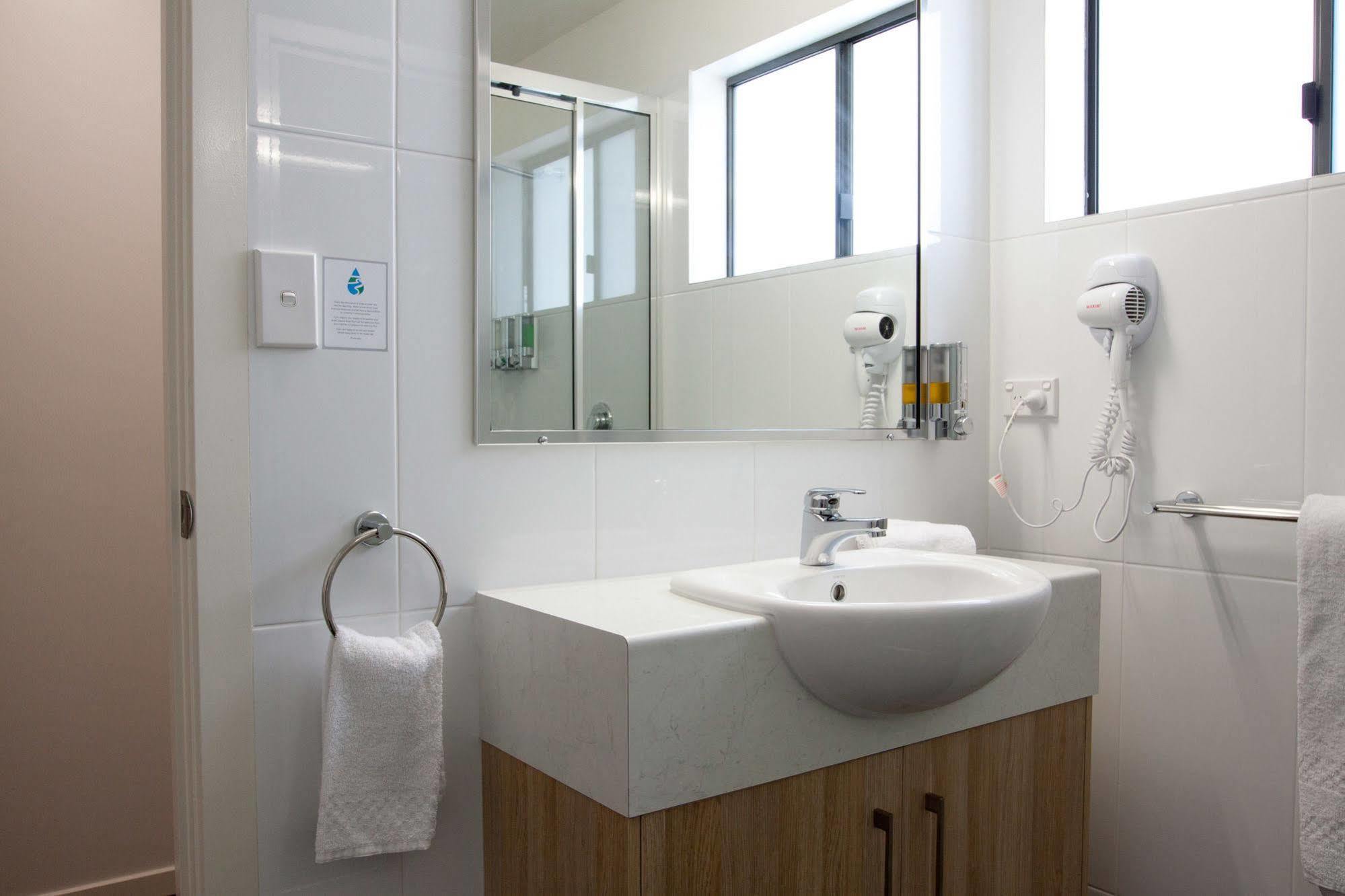 Abode37 Motel Emerald Εξωτερικό φωτογραφία