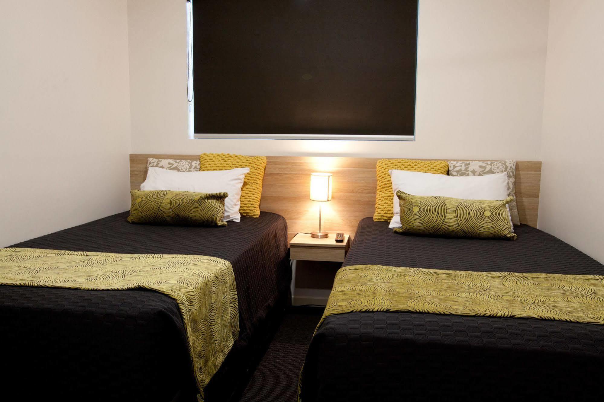 Abode37 Motel Emerald Εξωτερικό φωτογραφία