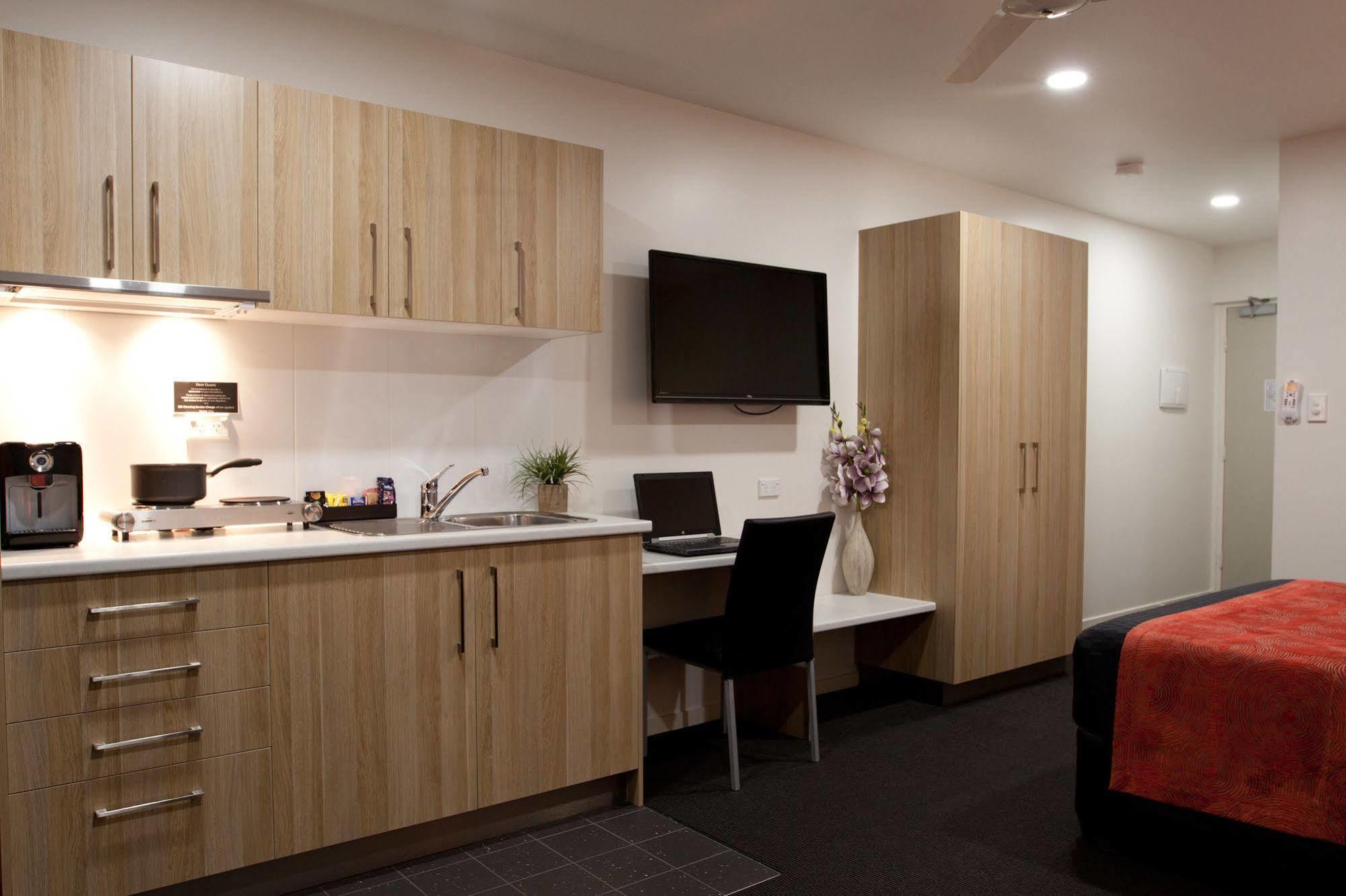Abode37 Motel Emerald Εξωτερικό φωτογραφία