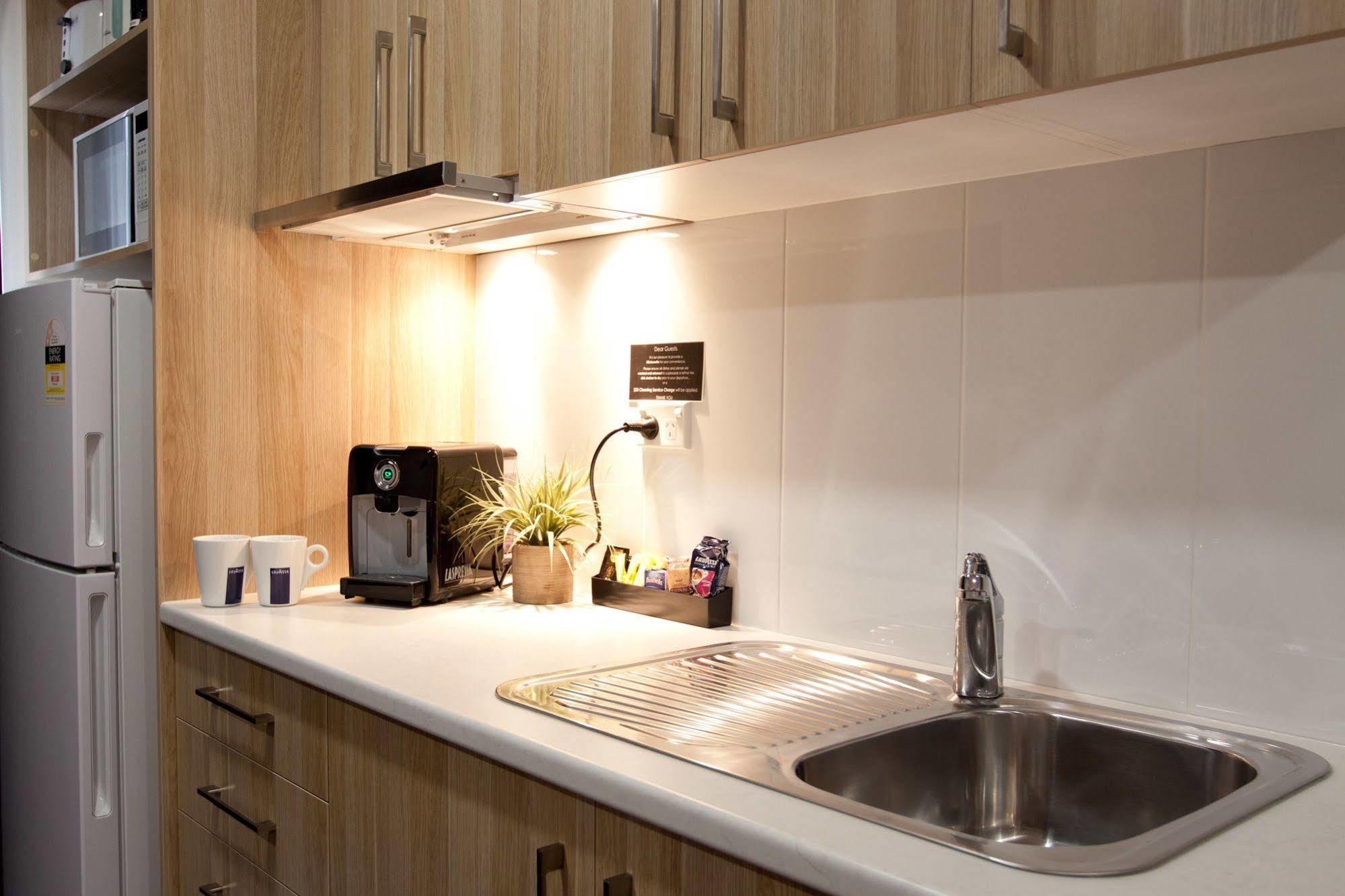 Abode37 Motel Emerald Εξωτερικό φωτογραφία