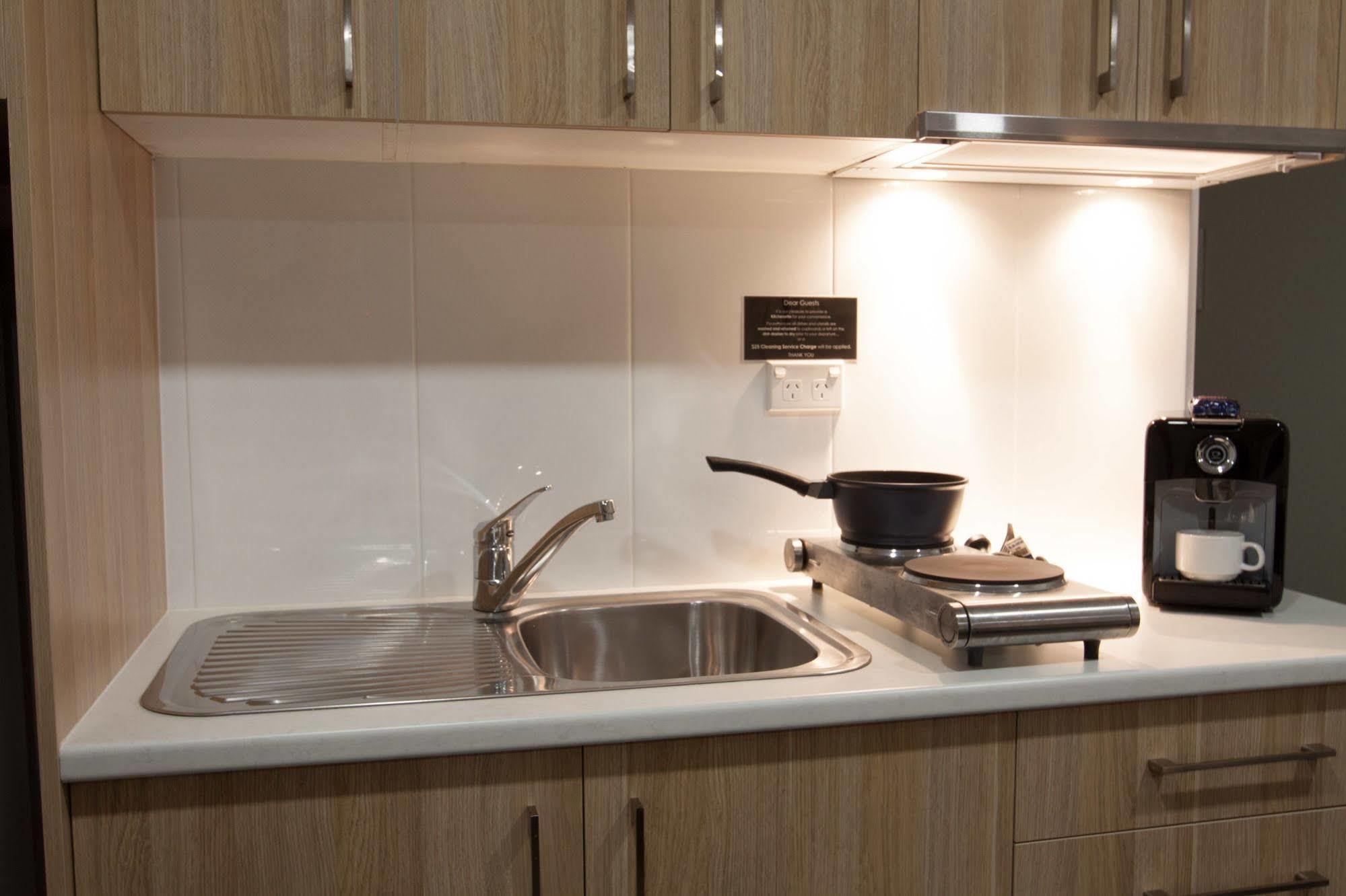 Abode37 Motel Emerald Εξωτερικό φωτογραφία